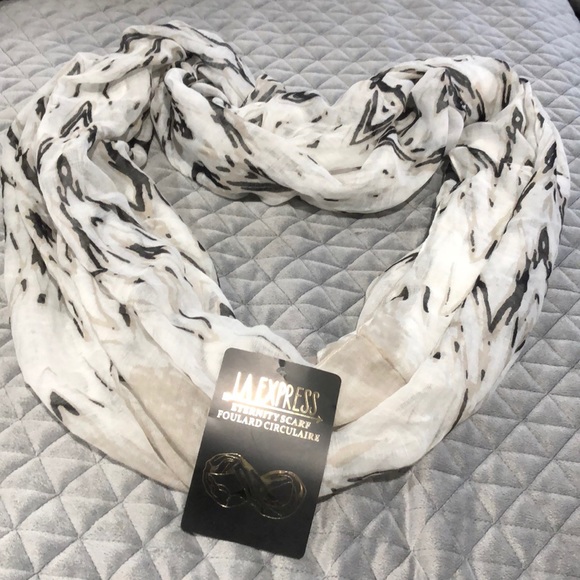 LA Express Eternity Scarf - Picture 4 of 7